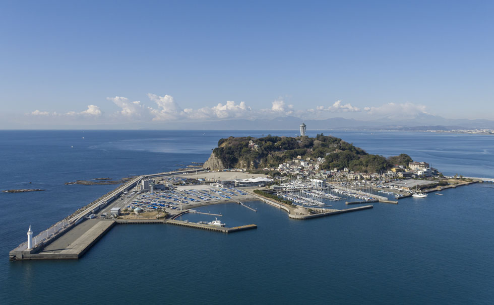 江の島ヨットハーバー(湘南港)