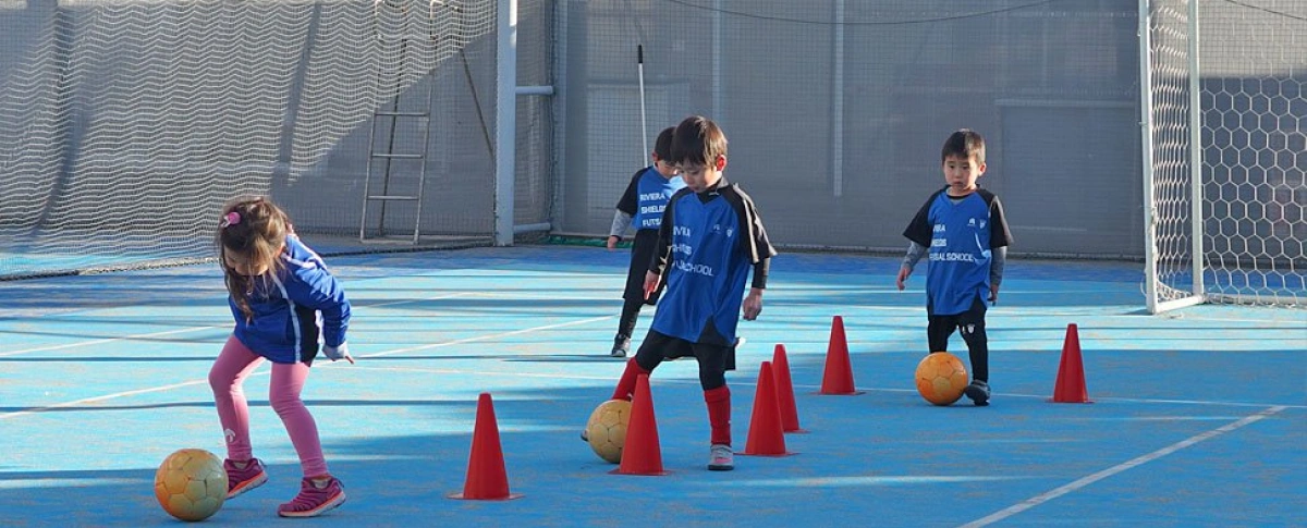 写真：フットサルをしている様子