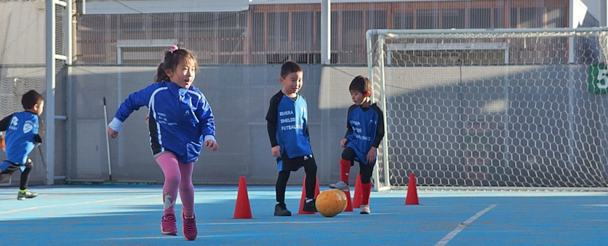 写真：フットサルをしている様子