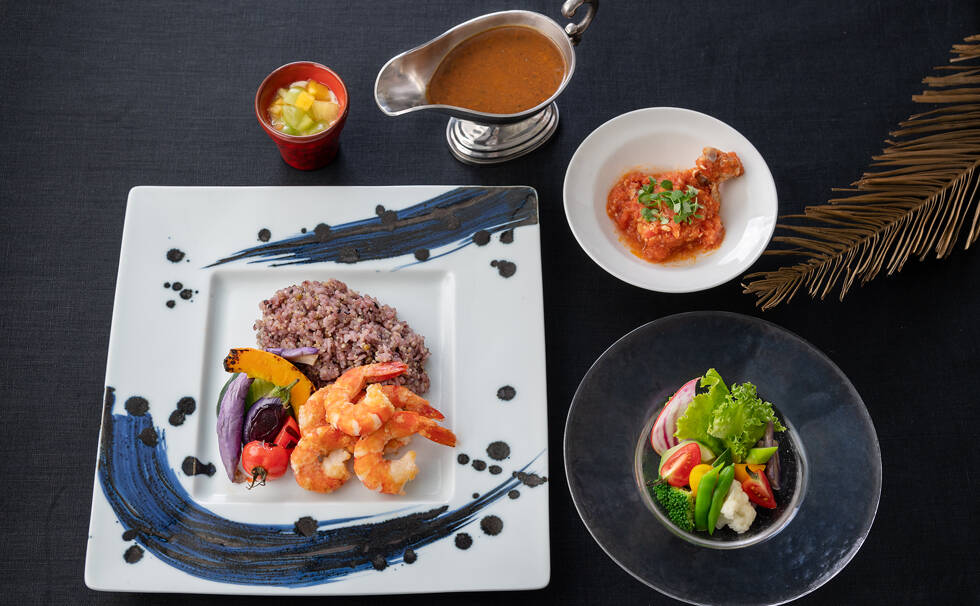写真：リビエラ循環野菜とシュリンプカレー
