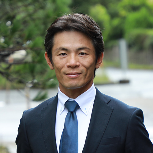 山梨崇仁氏