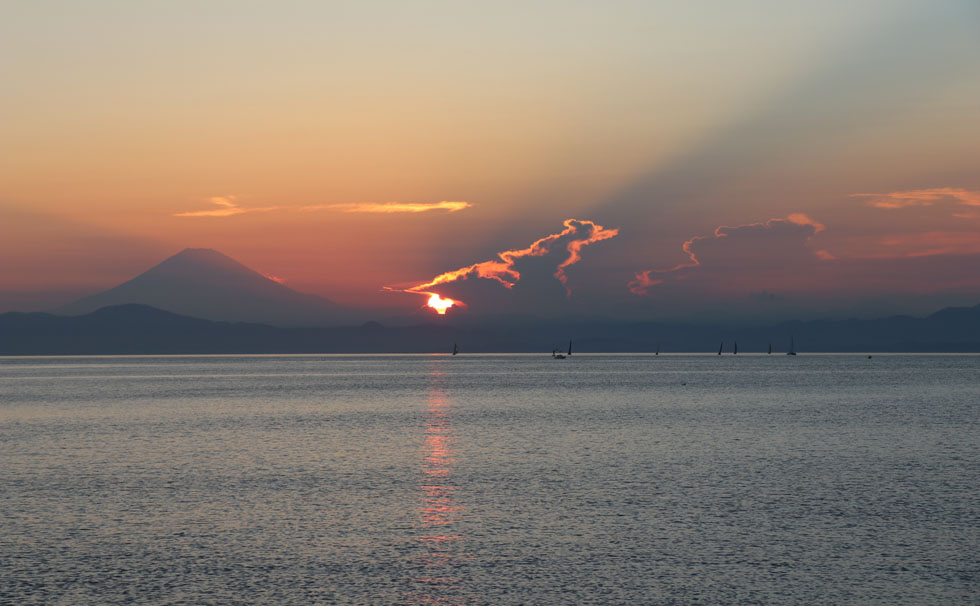 写真：夕焼けの相模湾