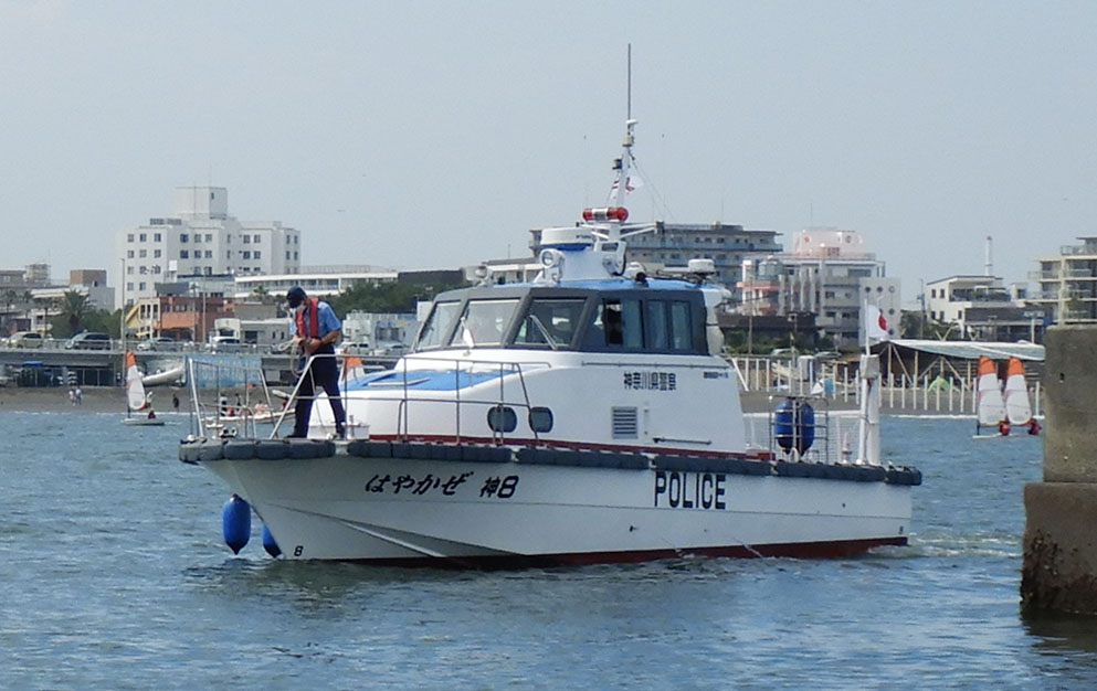 写真：水上警察署警備艇はやかぜ