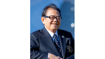 山崎達光氏