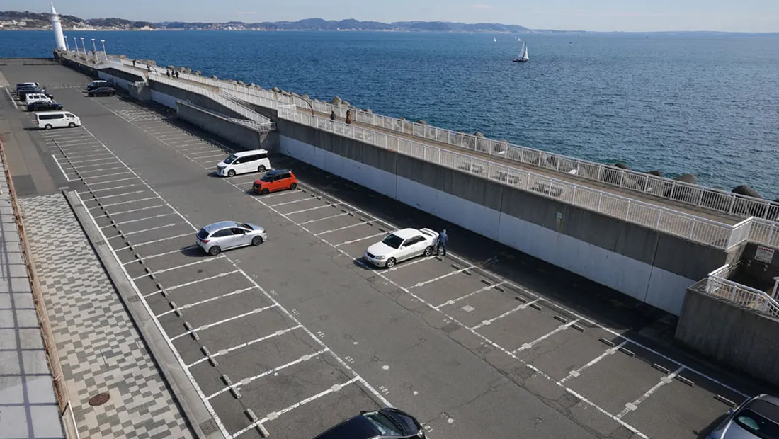 写真：駐車場