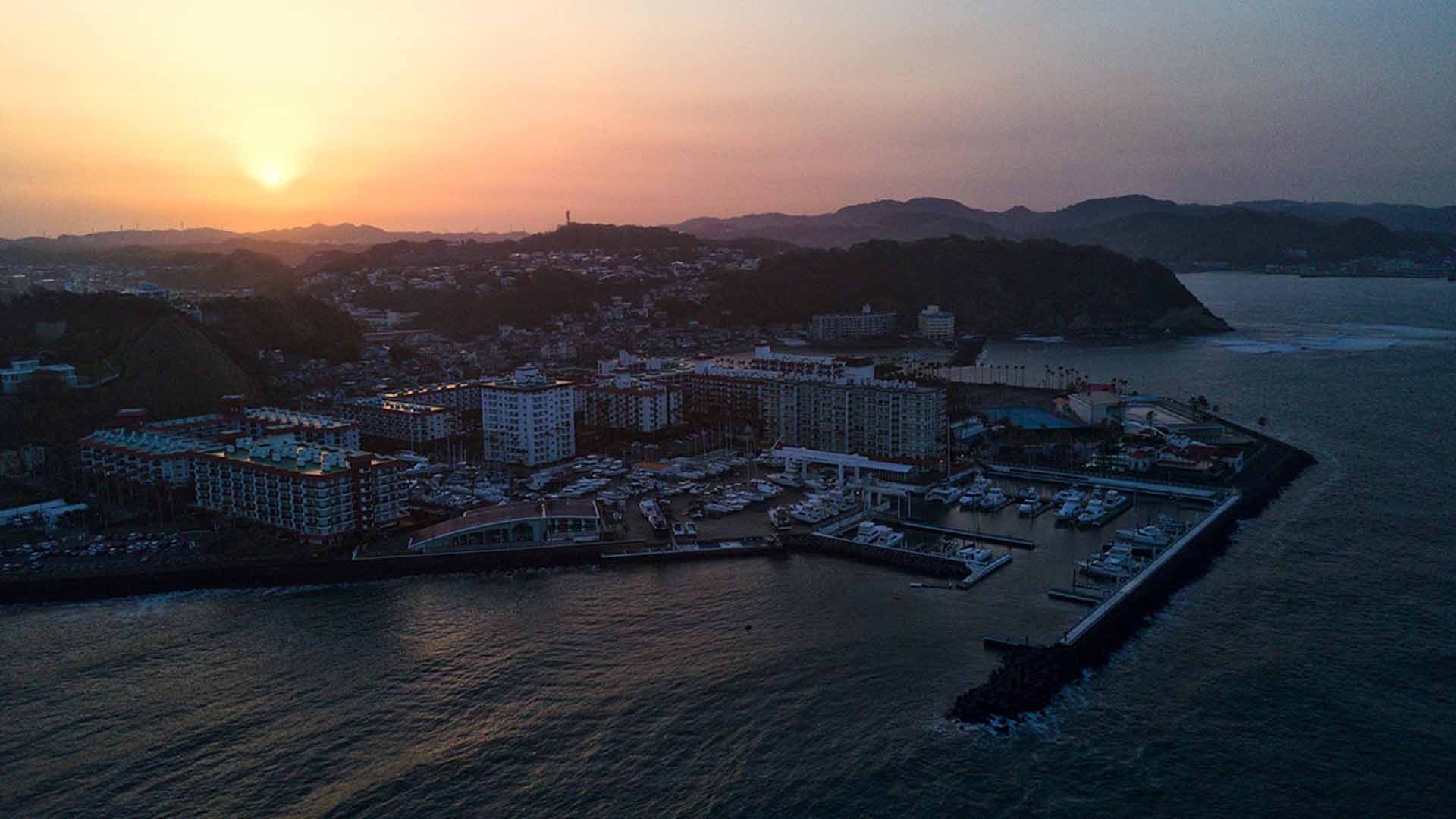 写真：リビエラ逗子マリーナ 夕景