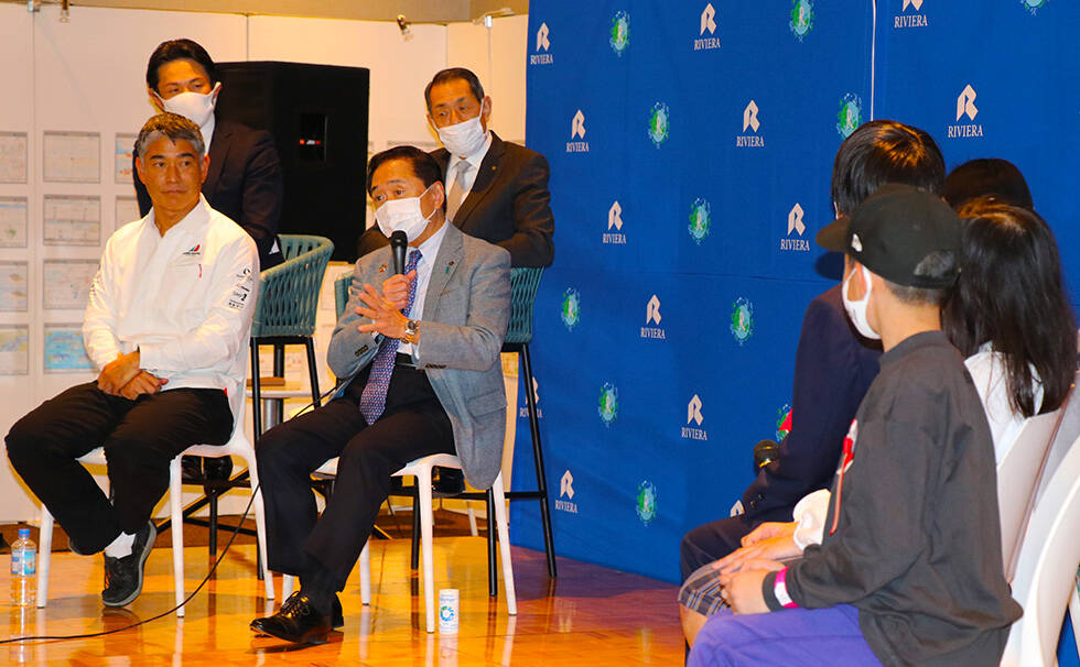 写真:サミットの様子